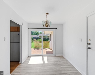 1100 N Sterling Boulevard - Photo Thumbnail 7