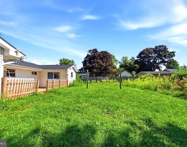 1100 N Sterling Boulevard - Photo Thumbnail 29