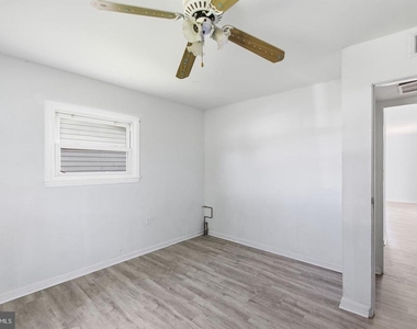 1100 N Sterling Boulevard - Photo Thumbnail 14