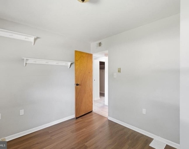 1100 N Sterling Boulevard - Photo Thumbnail 16