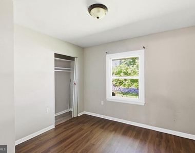 1100 N Sterling Boulevard - Photo Thumbnail 15