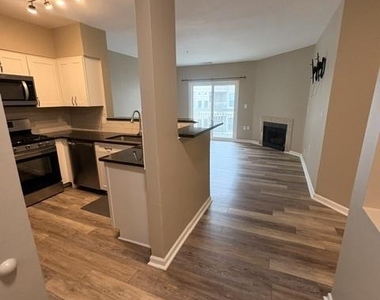 12919 Alton Square - Photo Thumbnail 4