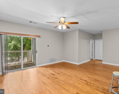 1701 Lake Shore Crest Drive - Photo Thumbnail 8