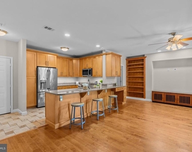 1701 Lake Shore Crest Drive - Photo Thumbnail 6