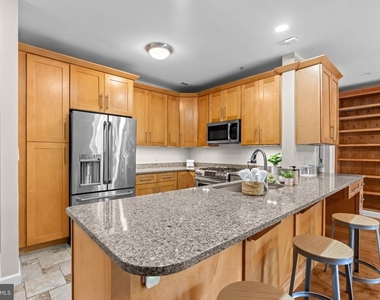 1701 Lake Shore Crest Drive - Photo Thumbnail 4