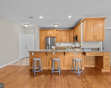 1701 Lake Shore Crest Drive - Photo Thumbnail 3