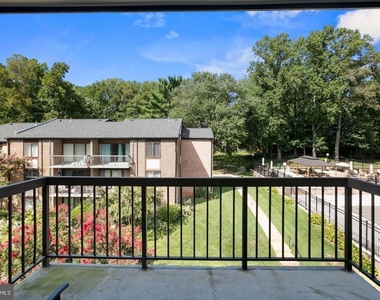 9728 Kingsbridge Drive - Photo Thumbnail 16