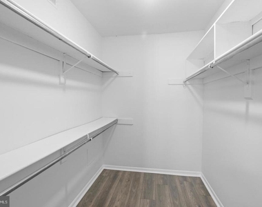 9728 Kingsbridge Drive - Photo Thumbnail 13