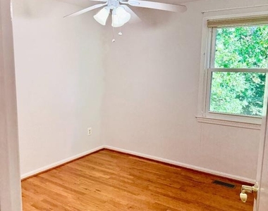 3005 Silent Valley Drive - Photo Thumbnail 7