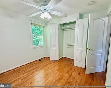 3005 Silent Valley Drive - Photo Thumbnail 4
