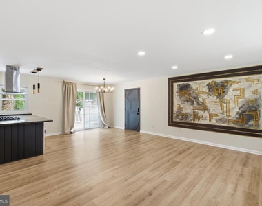 7215 Willow Oak Place - Photo Thumbnail 8