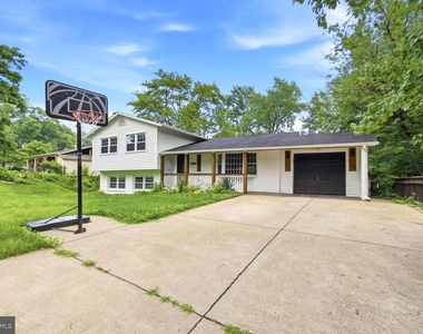 7215 Willow Oak Place - Photo Thumbnail 2
