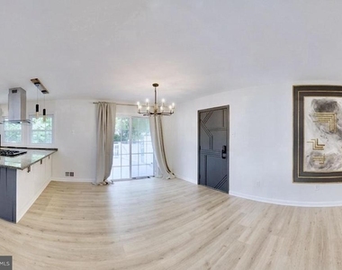 7215 Willow Oak Place - Photo Thumbnail 14