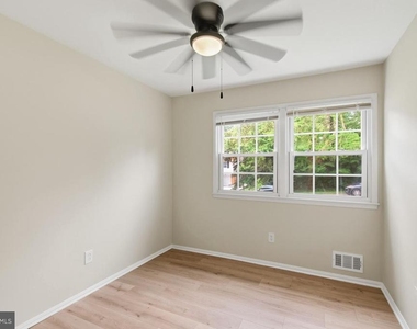 7215 Willow Oak Place - Photo Thumbnail 29