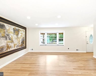 7215 Willow Oak Place - Photo Thumbnail 6
