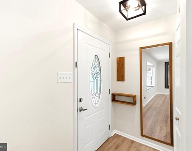 7215 Willow Oak Place - Photo Thumbnail 4