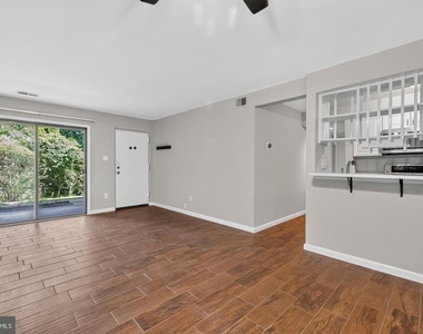 8509 Barrington Court - Photo Thumbnail 9