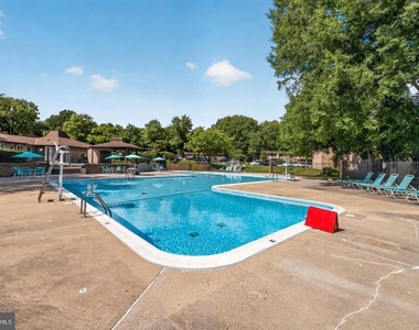 8509 Barrington Court - Photo Thumbnail 28