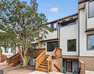 1703 Westwind Way - Photo Thumbnail 4