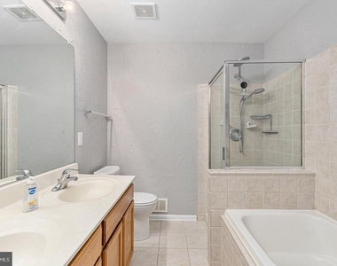9626 Eaton Woods Place - Photo Thumbnail 22