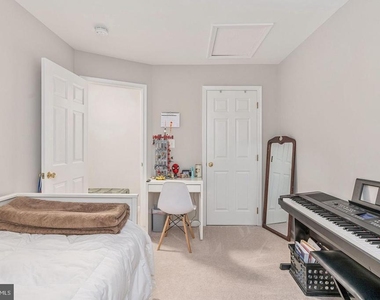 9626 Eaton Woods Place - Photo Thumbnail 27