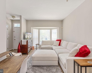 9626 Eaton Woods Place - Photo Thumbnail 8