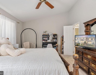 9626 Eaton Woods Place - Photo Thumbnail 20