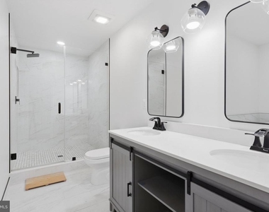 9364 Peter Roy Court - Photo Thumbnail 12