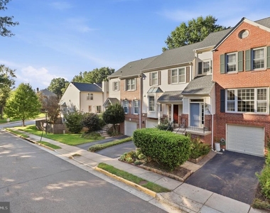 9364 Peter Roy Court - Photo Thumbnail 1