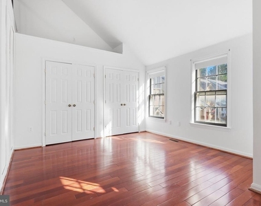 9364 Peter Roy Court - Photo Thumbnail 14