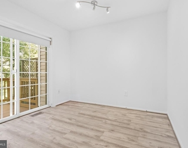 9364 Peter Roy Court - Photo Thumbnail 9