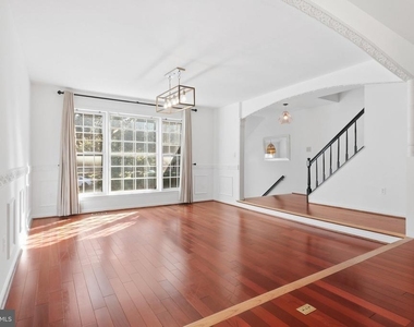 9364 Peter Roy Court - Photo Thumbnail 3