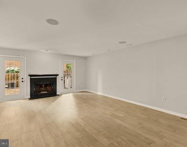 7553 Chrisland Cove - Photo Thumbnail 9