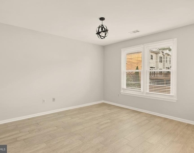 7553 Chrisland Cove - Photo Thumbnail 16