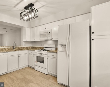 7553 Chrisland Cove - Photo Thumbnail 5
