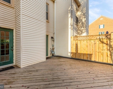 7553 Chrisland Cove - Photo Thumbnail 13