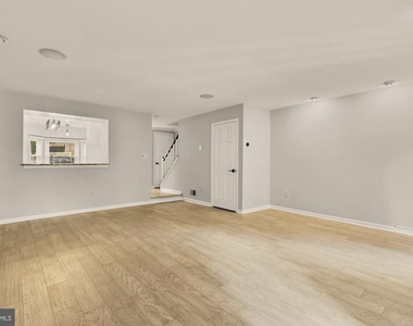 7553 Chrisland Cove - Photo Thumbnail 11
