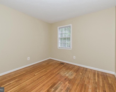 1860 Golf View Court - Photo Thumbnail 25