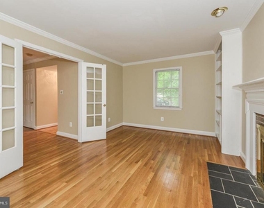 1860 Golf View Court - Photo Thumbnail 2