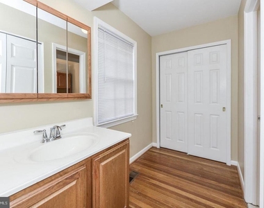 1860 Golf View Court - Photo Thumbnail 20