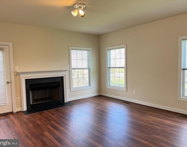 6930 Westlawn Drive - Photo Thumbnail 11