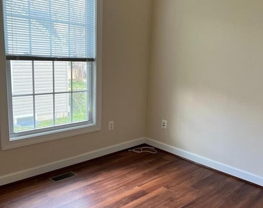6930 Westlawn Drive - Photo Thumbnail 5