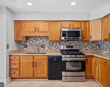 3895 Steppes Court - Photo Thumbnail 7