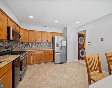 3895 Steppes Court - Photo Thumbnail 6