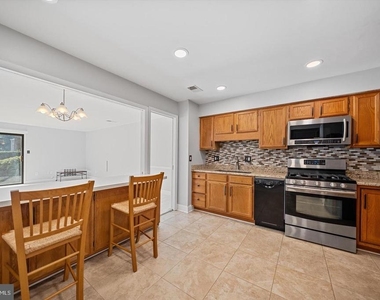 3895 Steppes Court - Photo Thumbnail 5