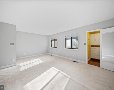 3895 Steppes Court - Photo Thumbnail 11