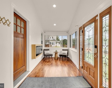 8604 Woodlawn Court - Photo Thumbnail 5