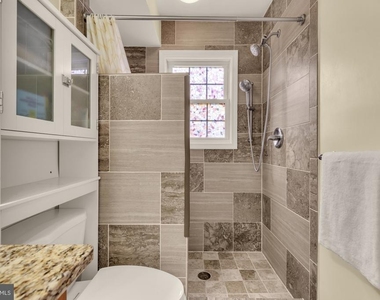 8604 Woodlawn Court - Photo Thumbnail 33