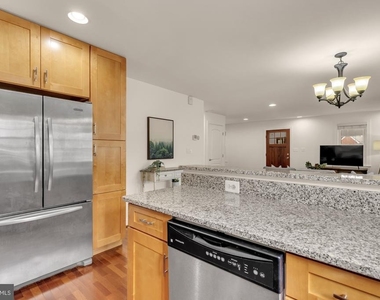 8604 Woodlawn Court - Photo Thumbnail 17