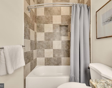 8604 Woodlawn Court - Photo Thumbnail 31